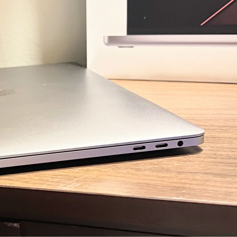 2018 MacBookPro i7,  32gb, 500gb, Excellent Condition